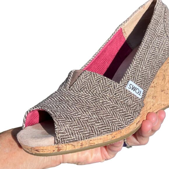 Tom’s Women’s Brown & Tan Herringbone Peep-Toe Cork Wedges Size 7 - Picture 13 of 13